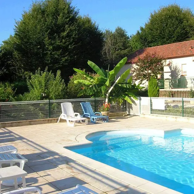 Piscine du haut face aux Triplettes - Gites La Garrigue