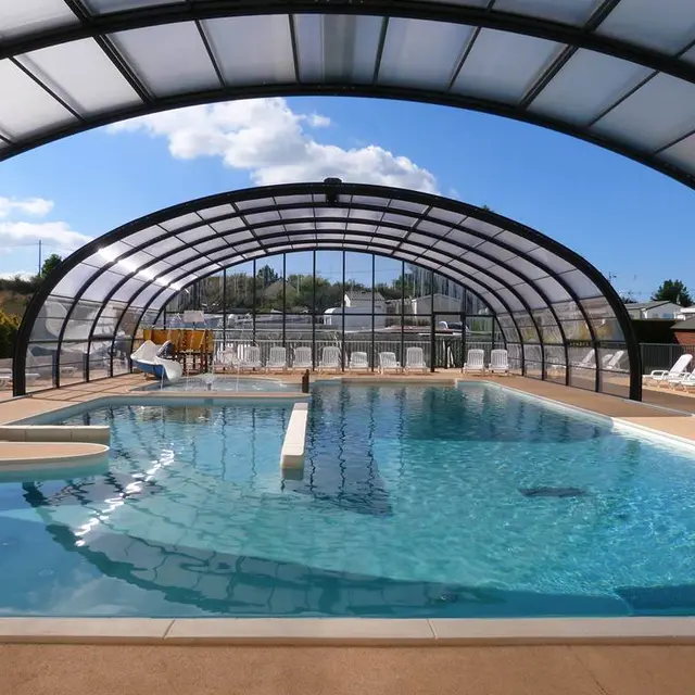 Nouvelle piscine couverte et chauffée