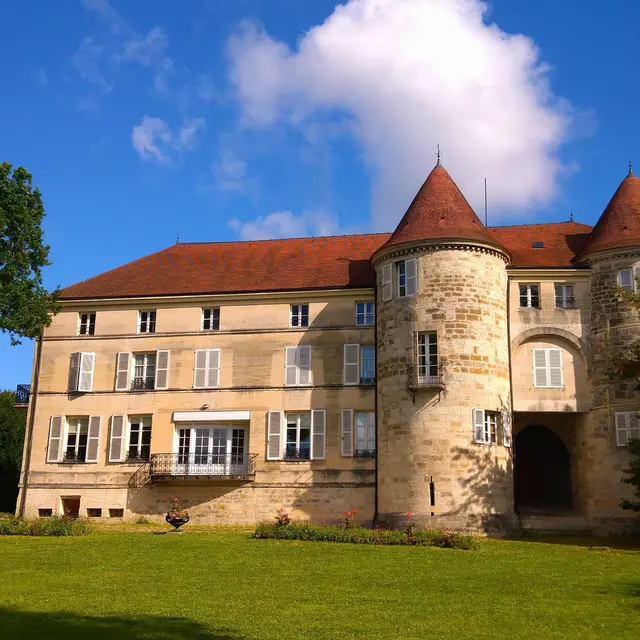 Le Château de Saint-Dizier vue du parc de la Sous-Préfecture