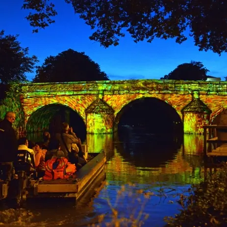 balade-en-barque-metamorpheauses-pont-des-mariniers