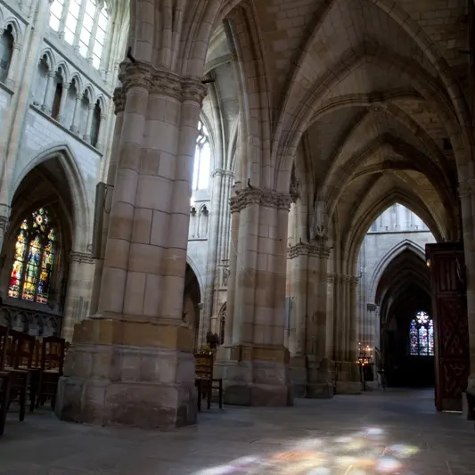 basilique-notre-dame-epine-interieur