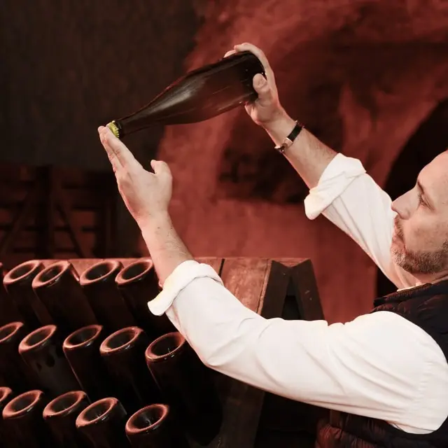 champagne-balincourt-chalons-crayeres-remuage-2