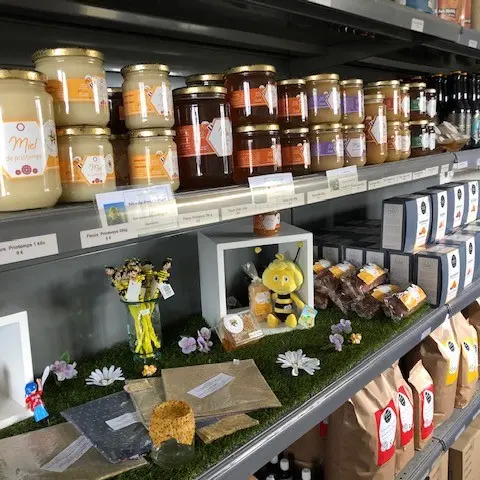 le-rucher-de-caroline-et-ludovic-miel-boutique