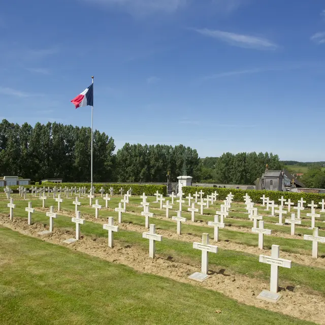 Cimetière d'Effry < Vue d'ensemble < guerre 14-18 < WW1 < Effry < Aisne < Picardie