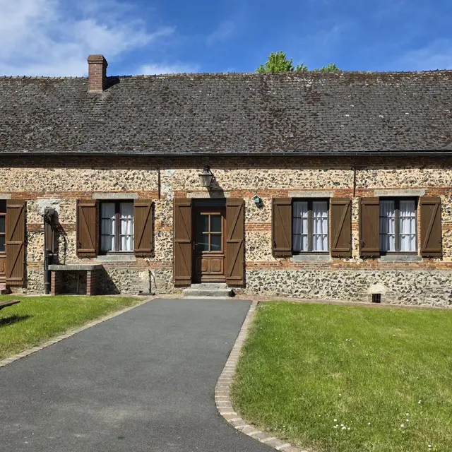 NAMPCELLES-LA-COUR Gîte de Nampcelles-la-Cour