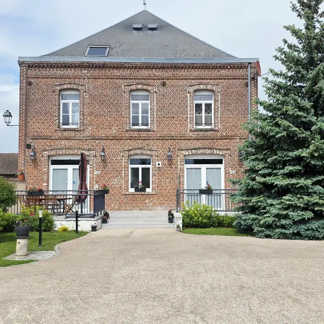 RIBEMONT Le Relais Fleuri