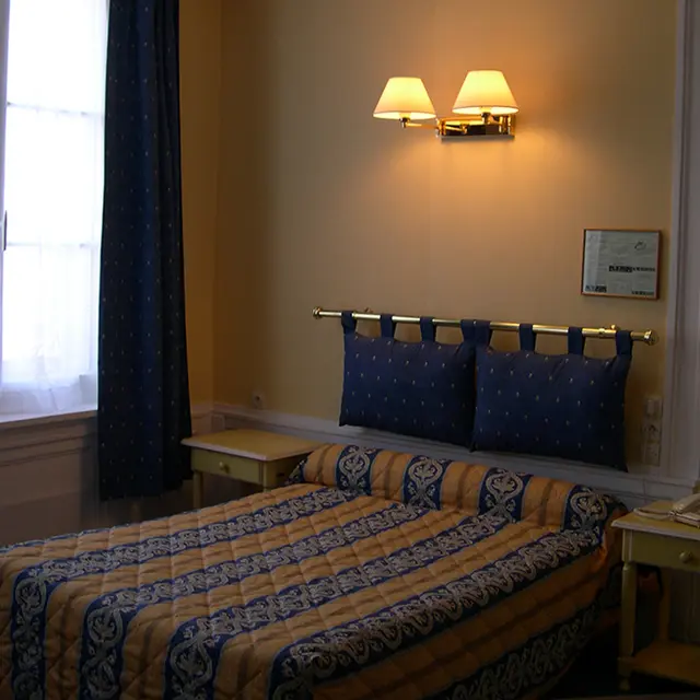 Hôtel Bannière de France < Laon < Aisne < Picardie