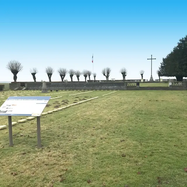 Cimetière Militaire < le Sourd < Thiérache < Aisne < Picardie < Hauts de France