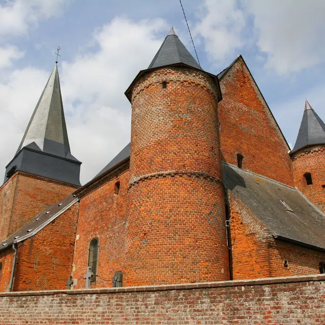 Eglise fortifiée < Lavaqueresse < Thiéraceh < Aisne < Hauts de France