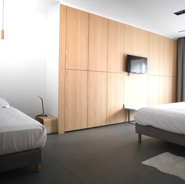 Suite 1