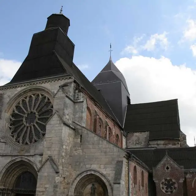 Collégiale < Rozoy-sur-Serre < Aisne < Picardie