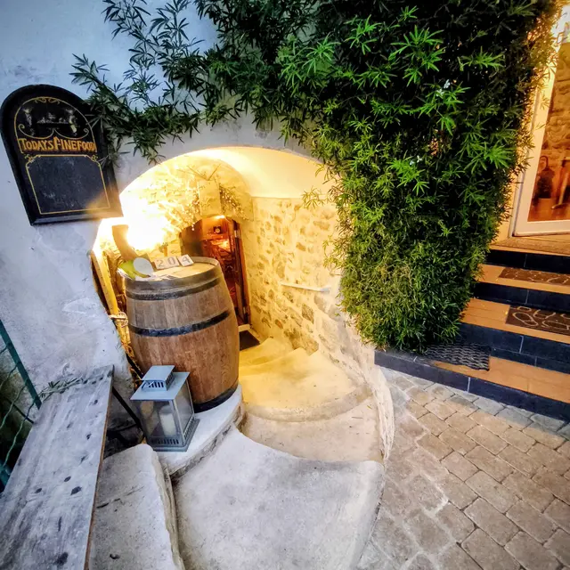 entrée cave 204