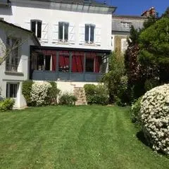 Maison Joussaume Latour - façade côté jardin