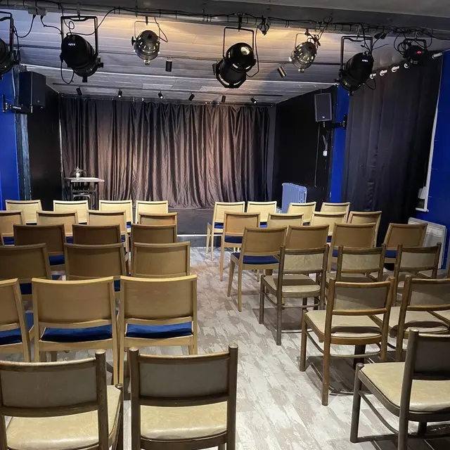 salle-bar-rire-marly