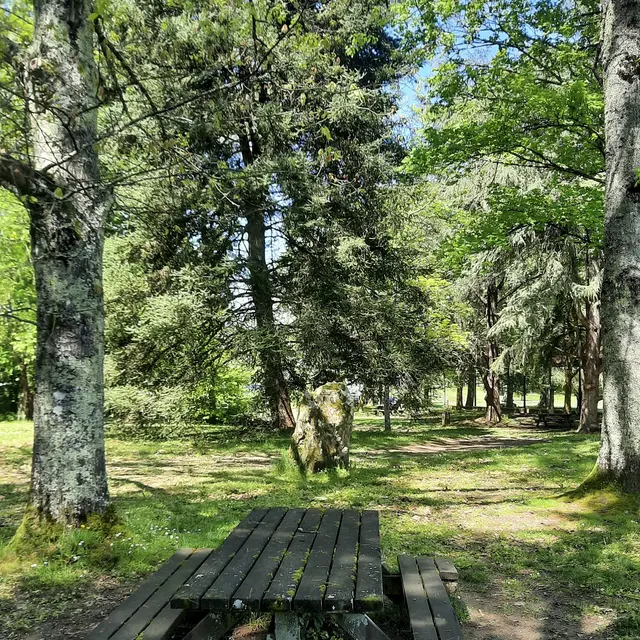 aire-pique-nique-parc-voulgre-mussidan-table-tourisme-vallee-isle-2025