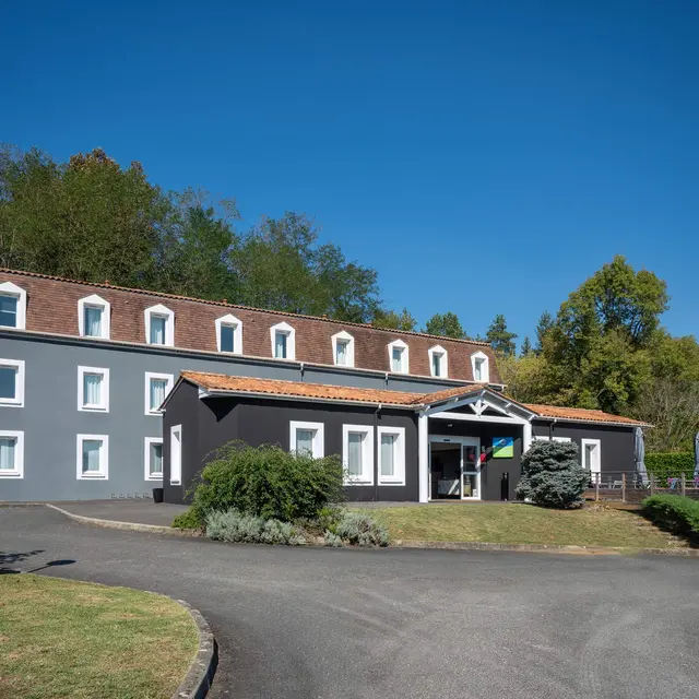 CECILE LANGLOIS - Sure Hotel Sarlat_BD (1)