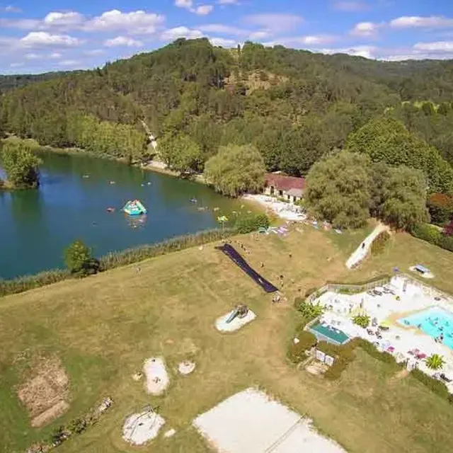 Camping Domaine du Lac vue du ciel