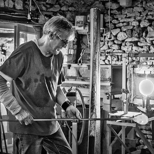 ASCA_image noir et blanc atelier du Verre Soufflé_ Limeuil