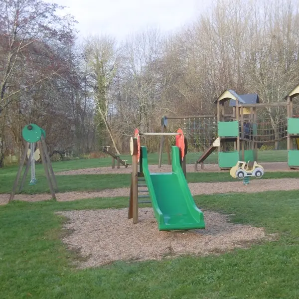 Aire de jeux Bourdeilles OTPDB