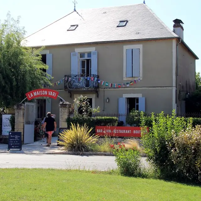 Autour de Monbazillac_ Château et Maison Vari (18)_2