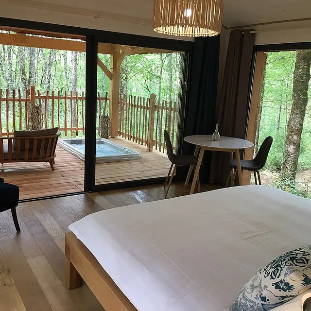 Cabanes perchées et spa de la Ferme Sirguet - Dordogne Périgord