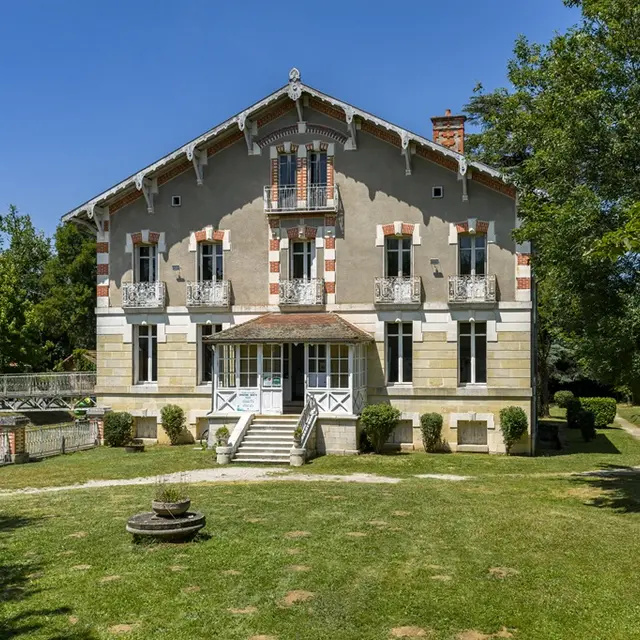 Moulin du Duellas-moulin-d-face-portrait-vallee-isle-perigord