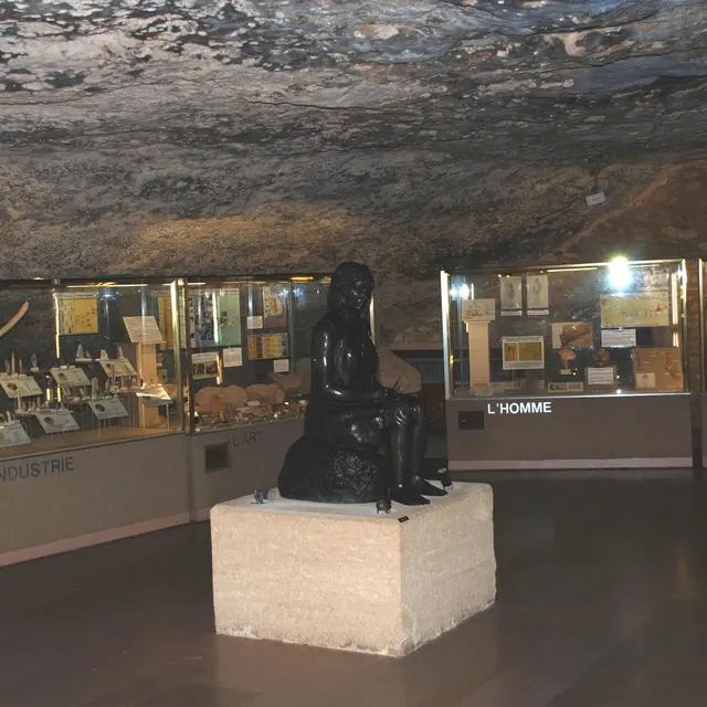 PCU_abri Pataud musée_les eyzies-octobre 2009©Laurent Chiotti