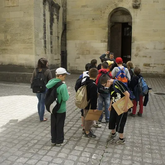 Perigueux_visites_scolaires_ville_moyen_age_cathedrale©office_de_tourisme_de_perigueux