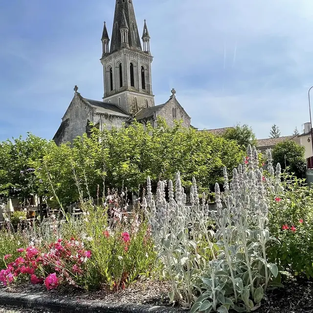Périgord Inattendu - Village Fleuri Villetoureix