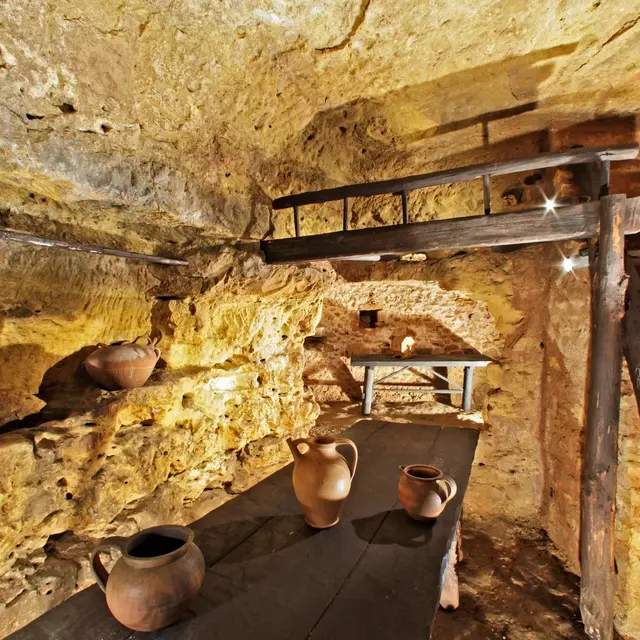 belves-troglos-mezzanine