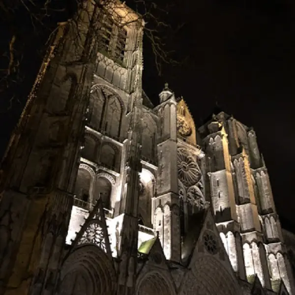 Cathedrale-de-nuit--BourgesBerry-Tourisme-3