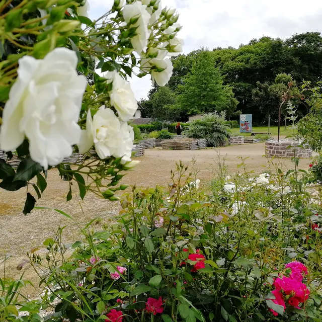 Jardin médiéval Bédée Village Etape