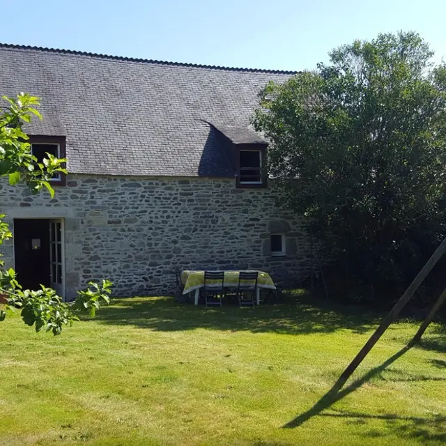 056MS000288_Dano_Gîte de Deil jardin