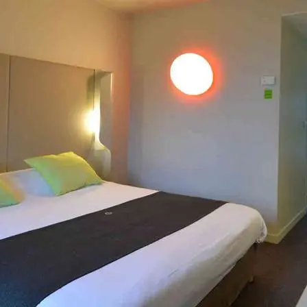 -hotel-campanile-vannes-Morbihan Bretagne Sud-chambre