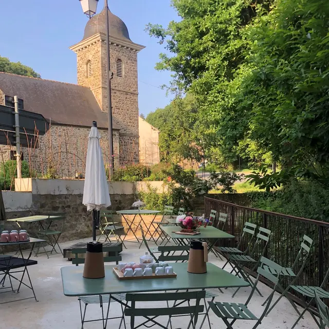 FLEURS DE LIN ST BRIEUC DES IFFS