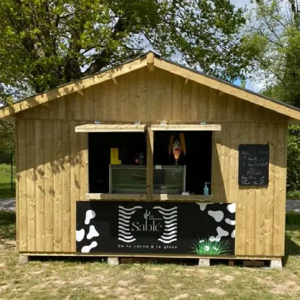 Glaces-artisanales-les-fermiers-sable-chalet-Tréhorenteuc