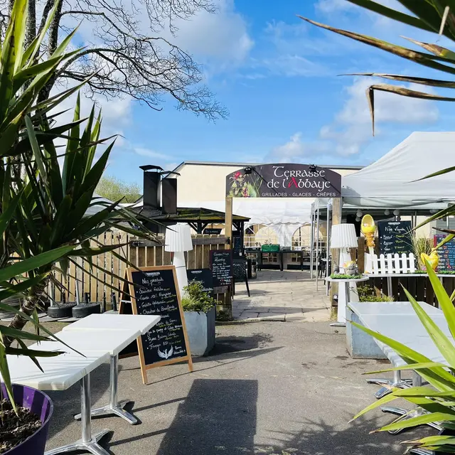 2023_Terrasse de l'abbaye_Paimpont
