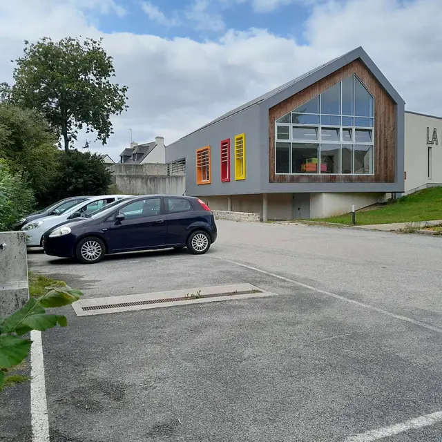 Le bourg, Guern