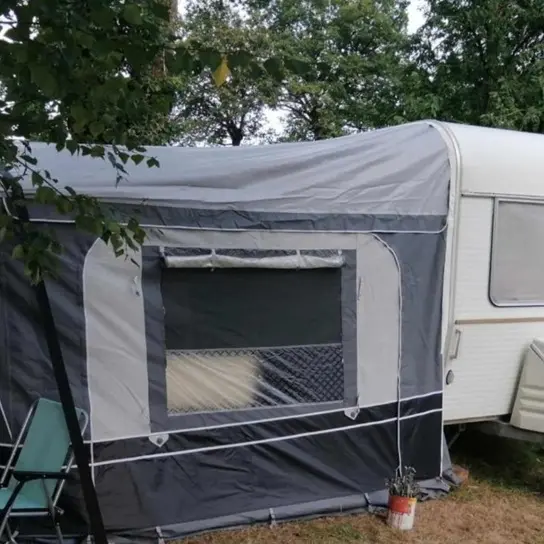 25_15_0836_CampingValFees_CaravaneVintage