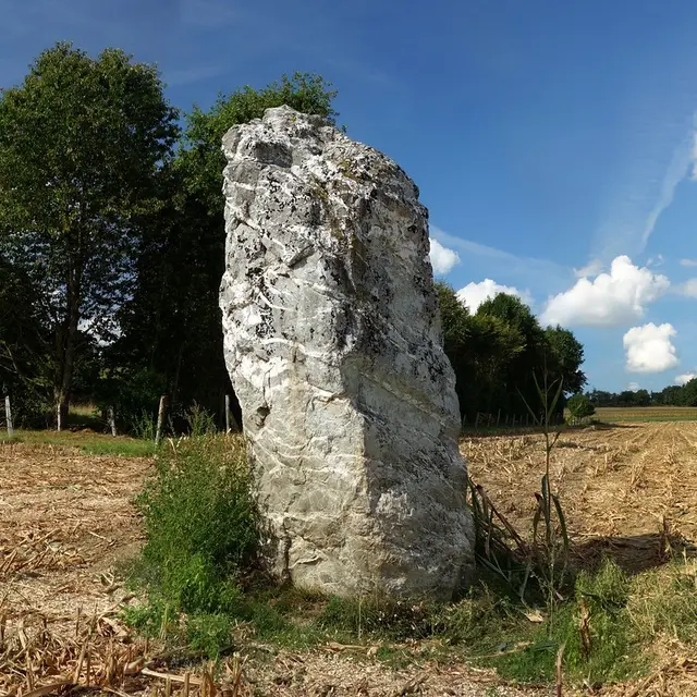 menhir-hautes-vallées_Champeaux