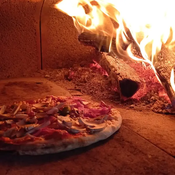 le trait d'union - pizza au feu de bois - Ploërmel