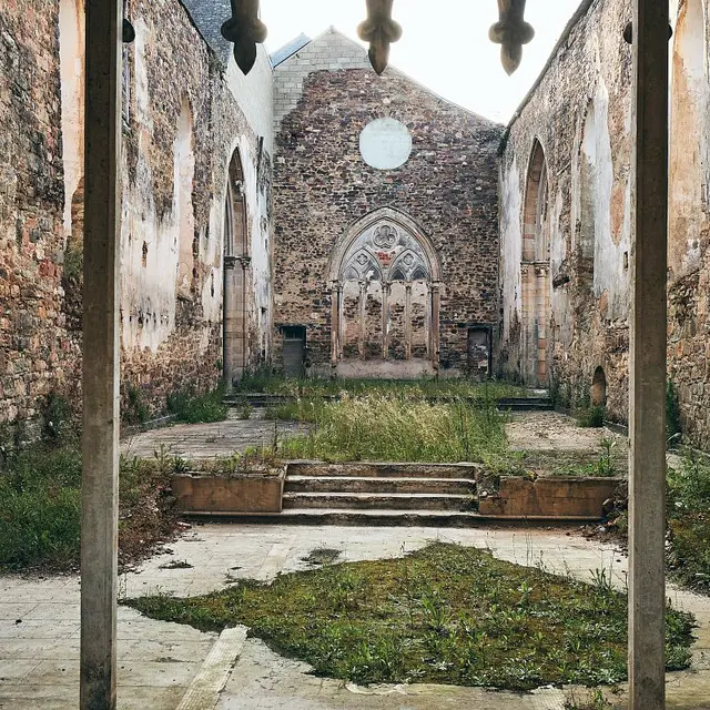 A la découverte du patrimoine de Montfort-sur-Meu_Abbaye Saint-Jacques_crédit Alexandre Lamoureux_validité_31102030