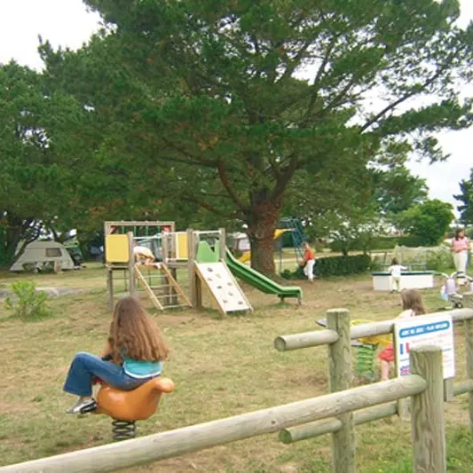 Camping Des Pierres Debout