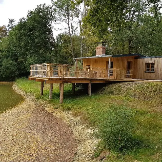 Cabane-Bernoe-Domaine-des-Hayes-Maxent-Ext-01