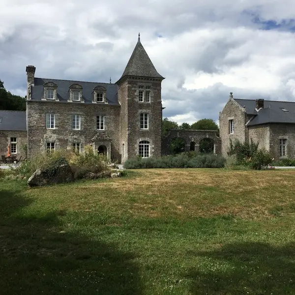 Chateau-de-la-Ville-Voisin-1-Augan-Broceliande-Bretagne