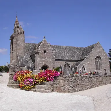 Eglise de Locquémeau 1