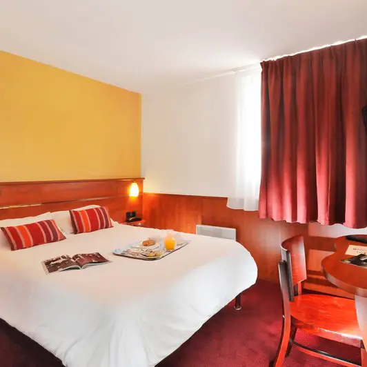 Hôtel-restaurant Brit Hotel le Villeneuve