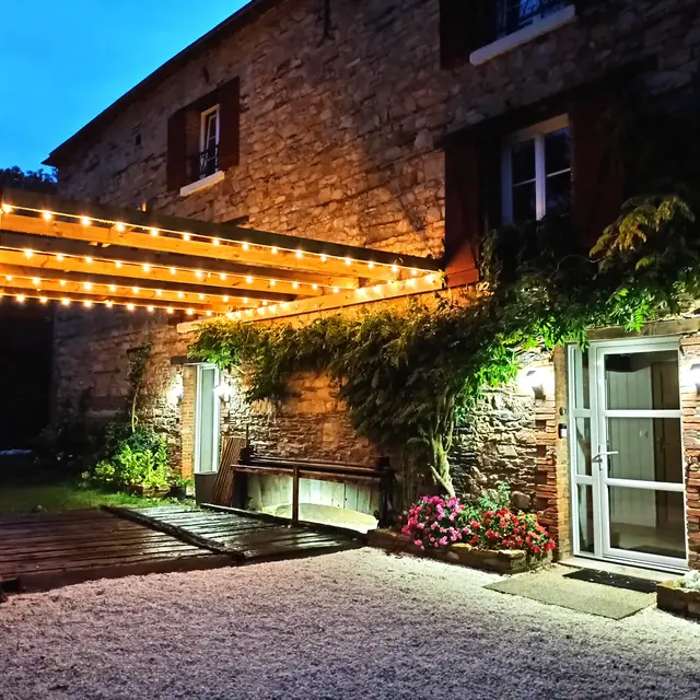 Façade  de nuit pergola