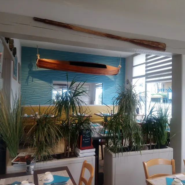 LE DAUPHIN - PHOTO BROCHURE