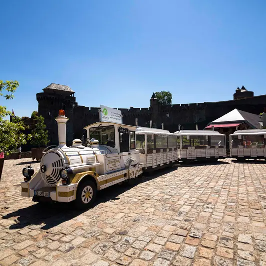 Le petit train touristique de Fougères